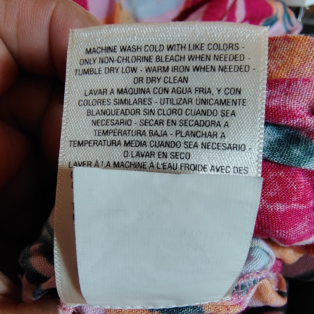 Jessica Simpson Tropical Print Capri Pants – Size 2X – Great Used Condition - Picture 10 of 10